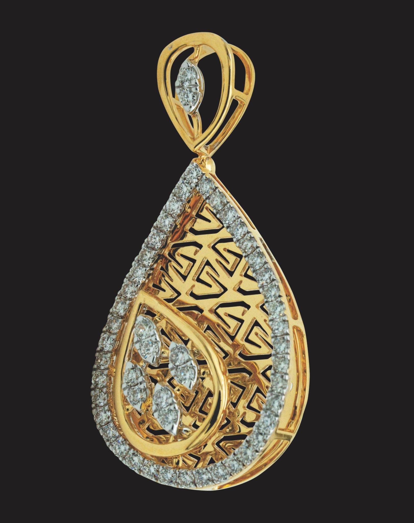 Diamond Women Pendant In 18Kt Yellow Gold with Diamonds (6.201 Gm)