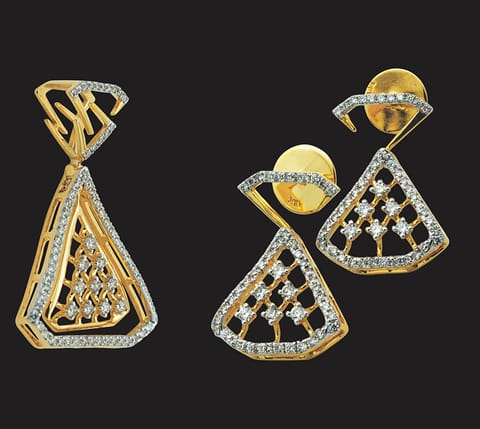 Diamond Pendant And Earrings Set (6.731 Gm)