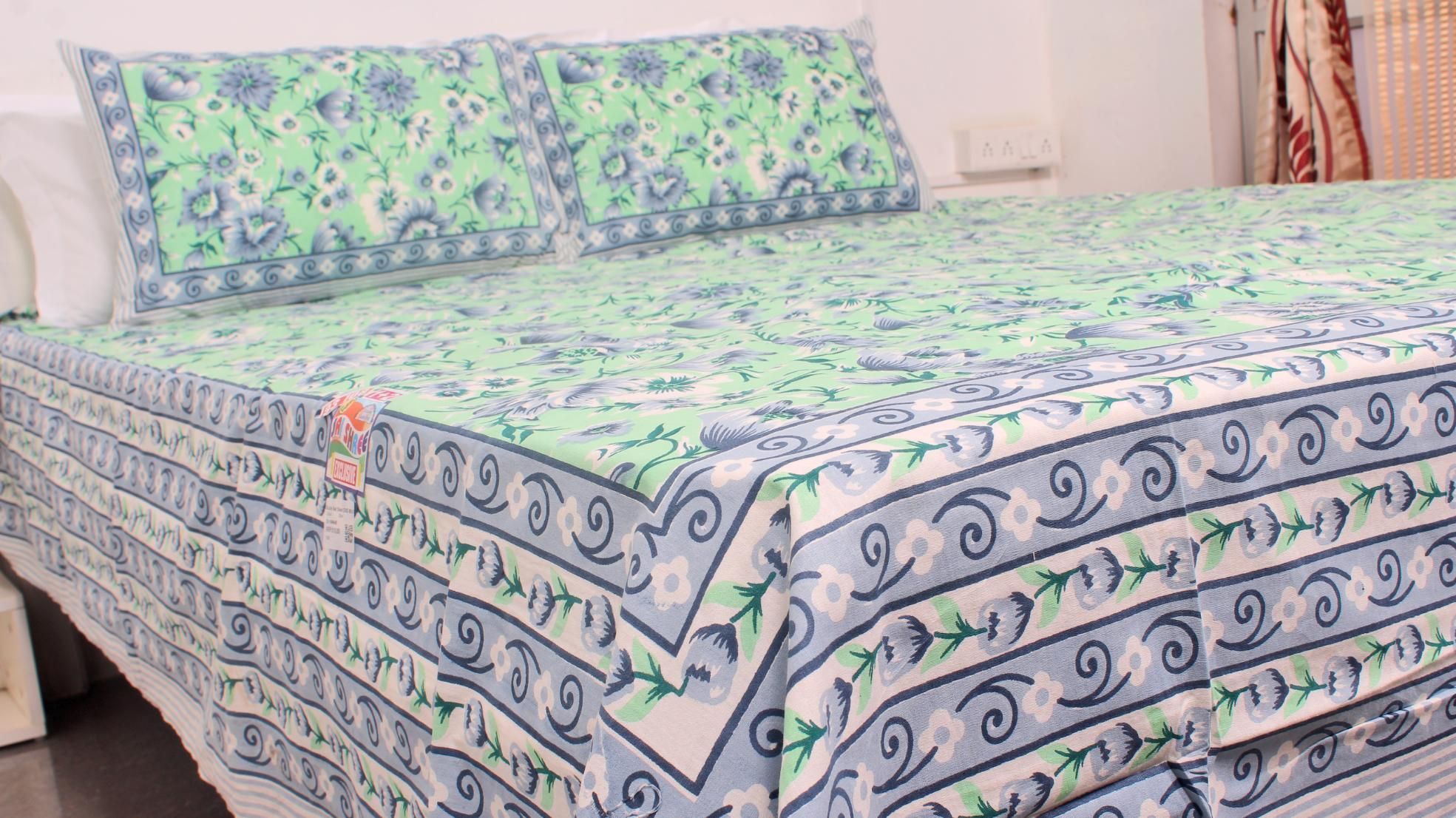 Green & Blue Floral Printed King Size Double Bedsheet 93 X 108 Inches with 2 Pillow Covers