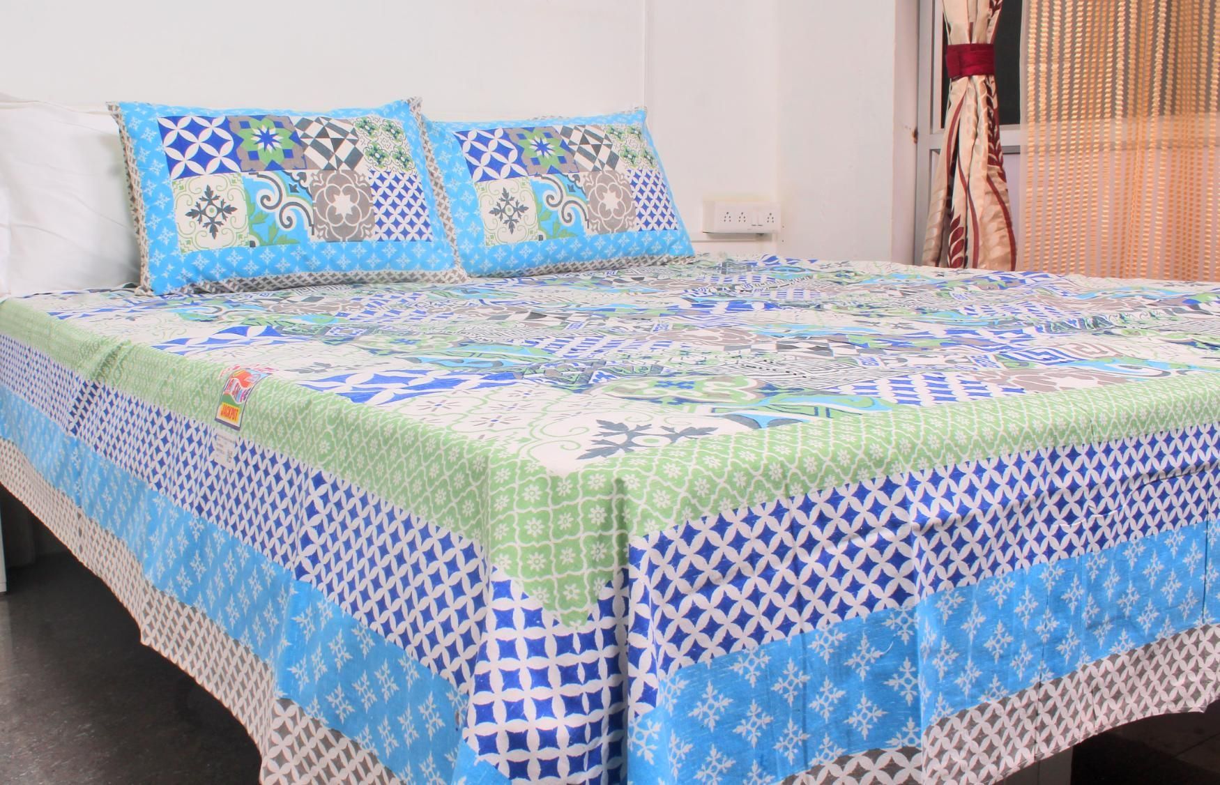 Blue Geometric Borderd Printed King Size Double Bedsheet 93 x 108 Inches with 2 Pillow Covers