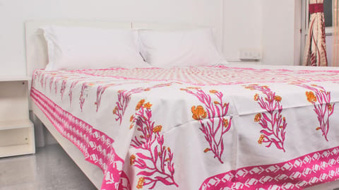 Floral Pink Bordered Print Single Bedsheet 63 X 90 Inches