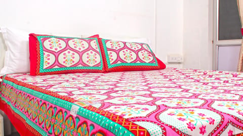 Red & Green Ethnic Cotton Printed Double Bedsheet 90 X 100 Inches with 2 Pillow Covers